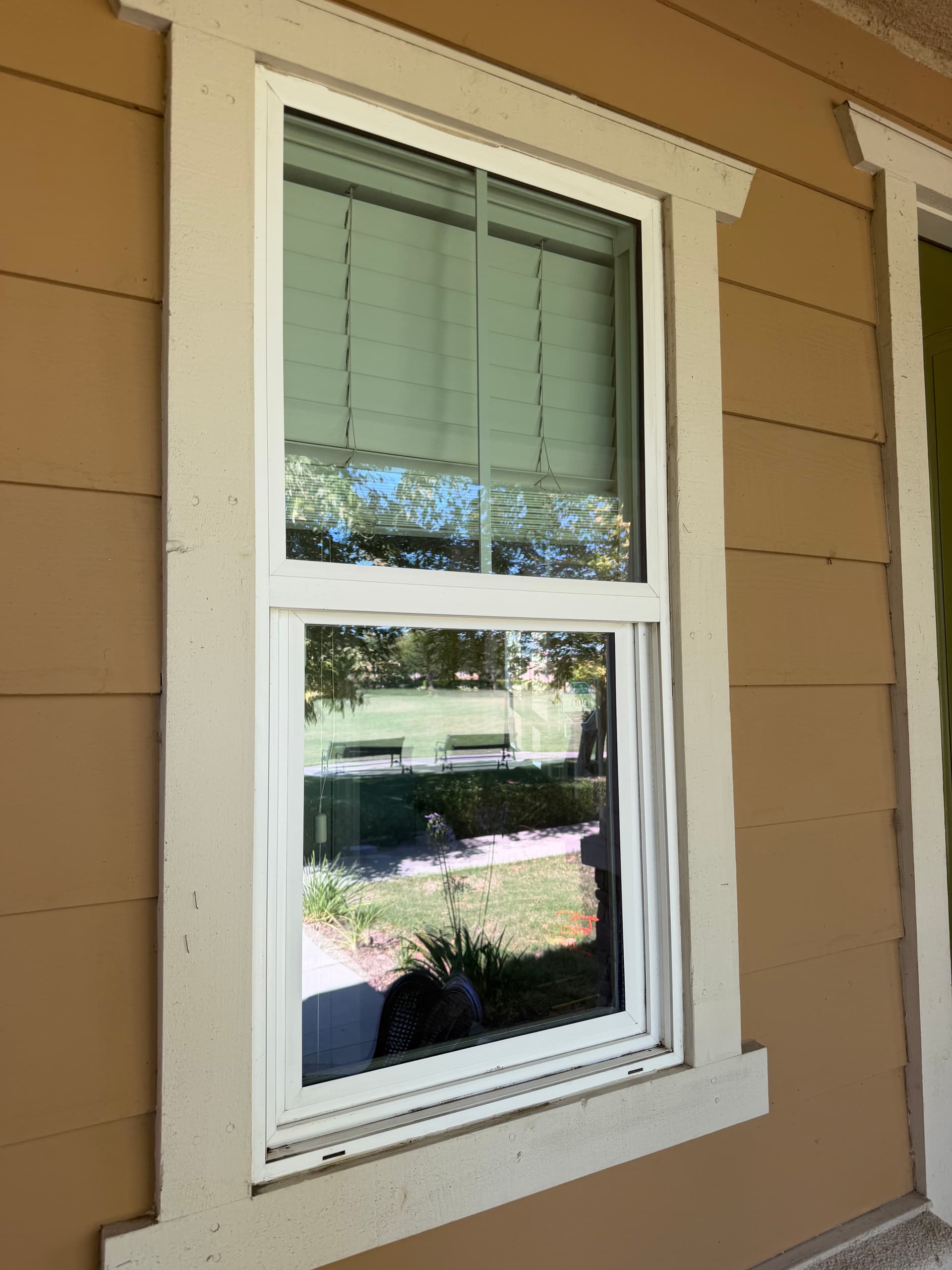 Gallery photos for Window Cleaning and Screen Cleaning at an Ontario Ranch Home: Image #3