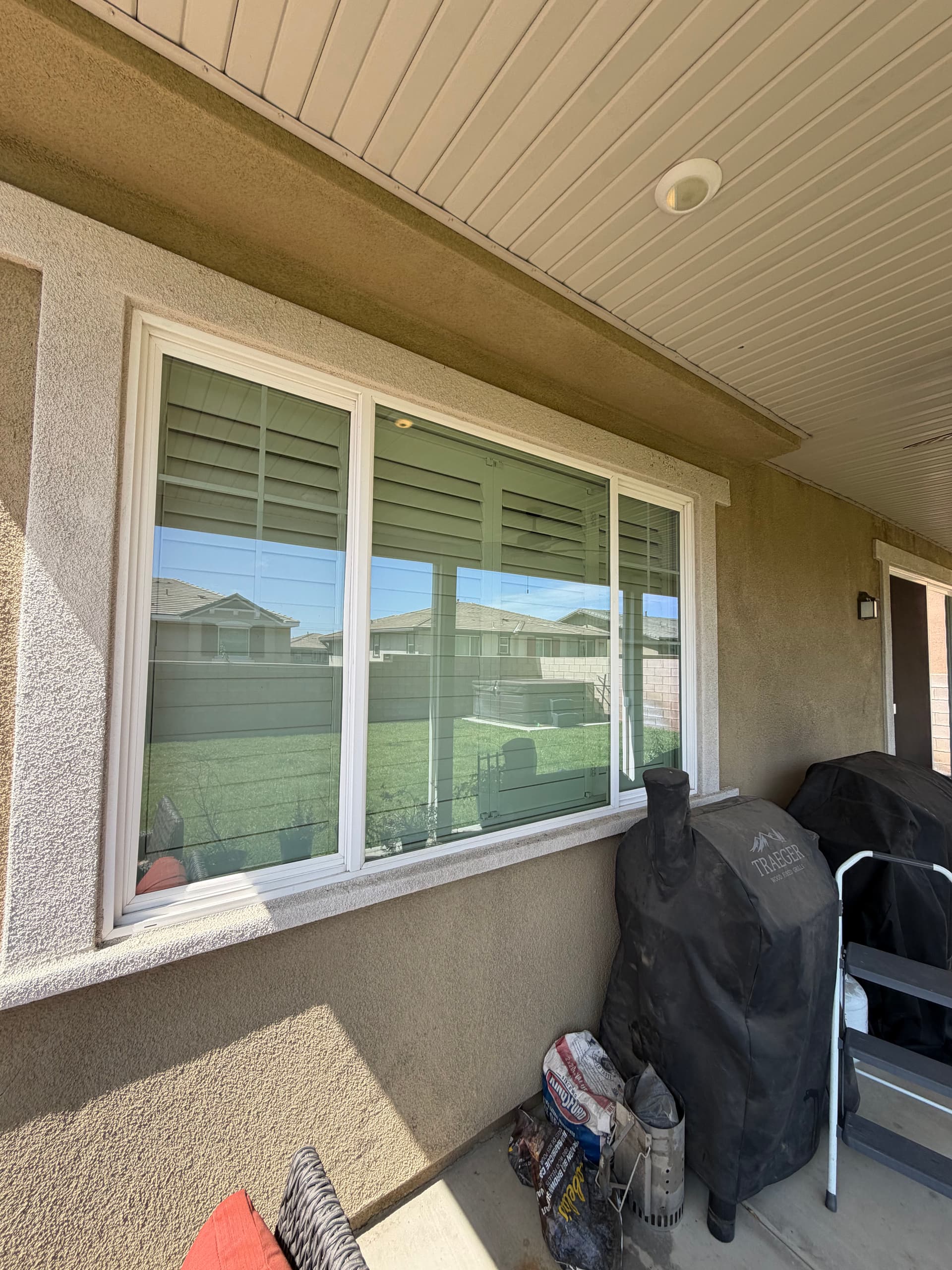 Window and Screen Cleaning Done Right in North Fontana image