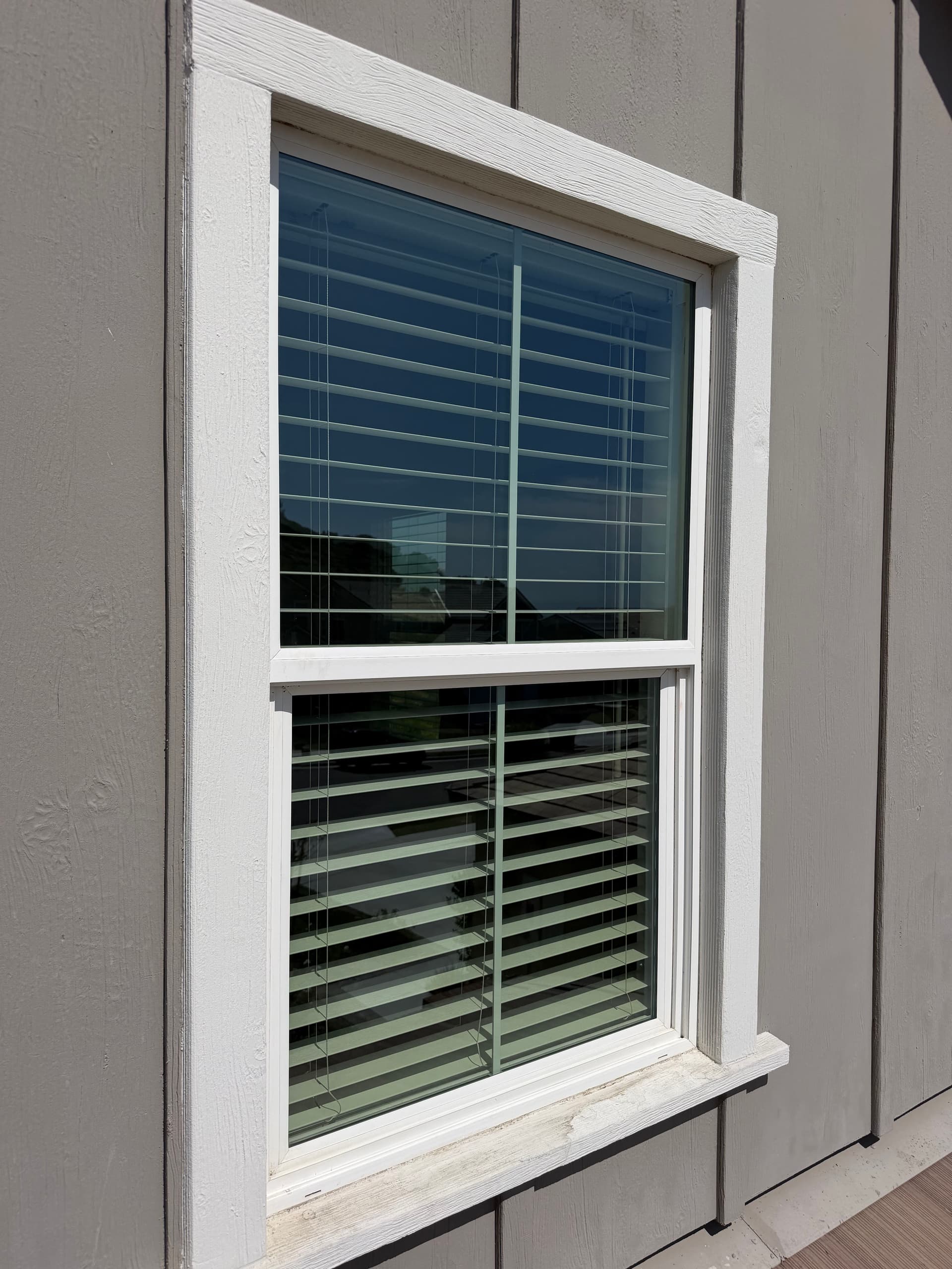 Gallery photos for Window Cleaning and Screen Repair Done Right in Corona: Image #4