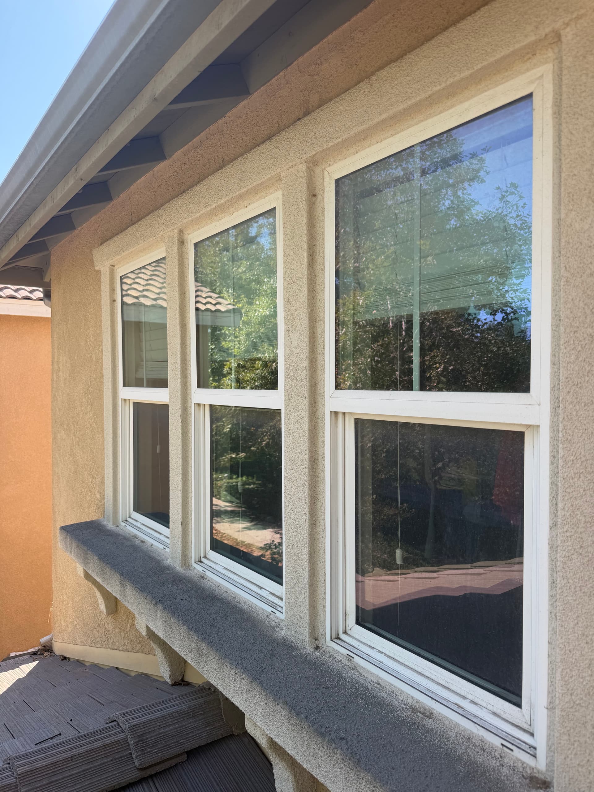 Gallery photos for Window Cleaning and Screen Cleaning at an Ontario Ranch Home: Image #9