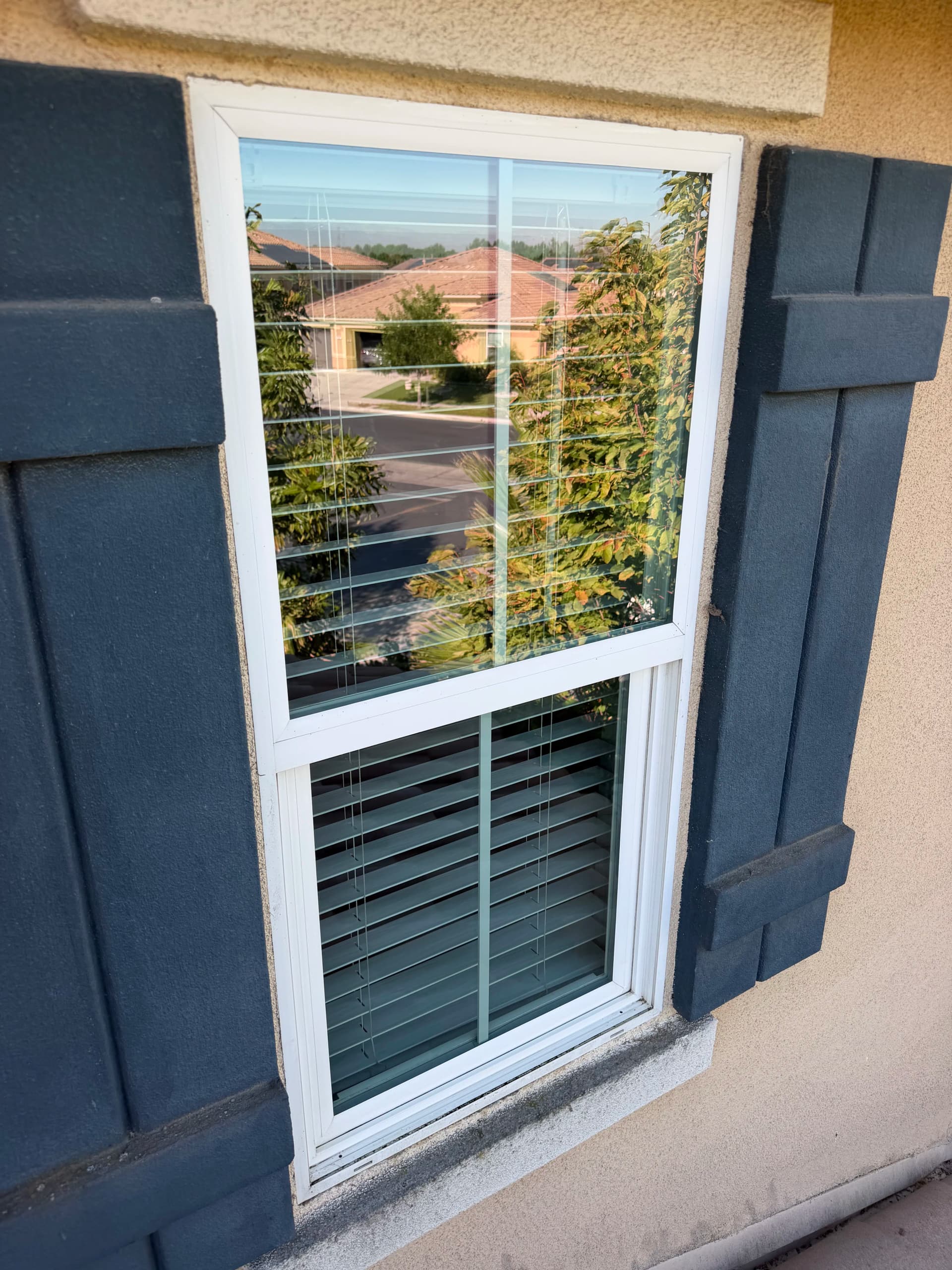 Gallery photos for Window and Screen Cleaning at a Corona Home: Image #4