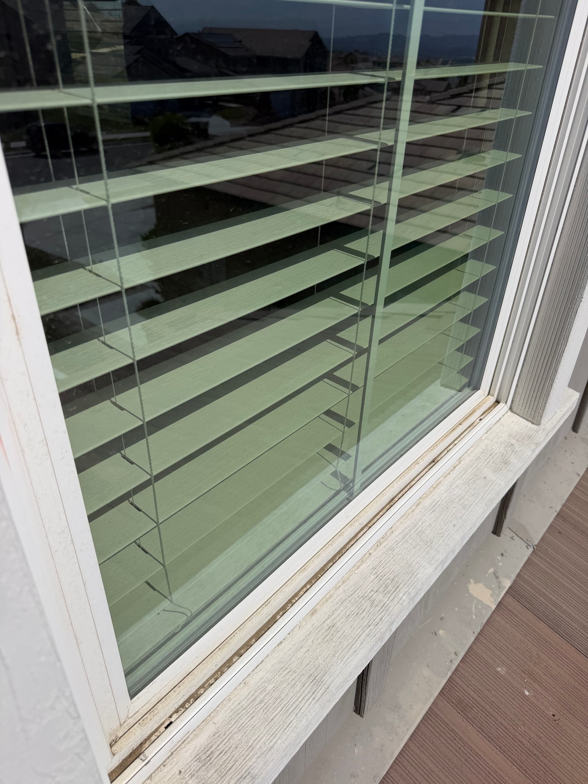 Gallery photos for Window Cleaning and Screen Repair Done Right in Corona: Image #5