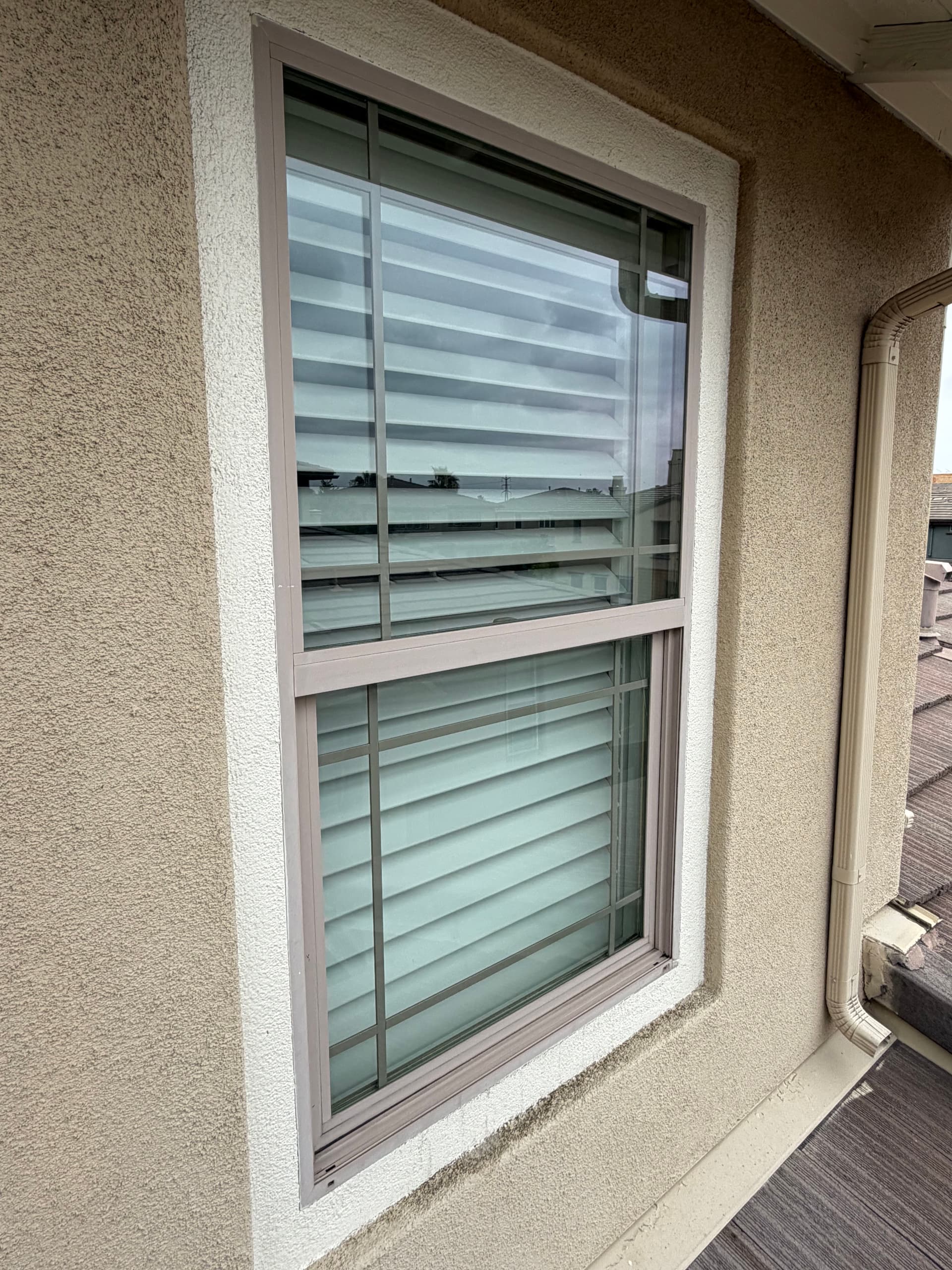 Gallery photos for Full Window Cleaning at Victoria Gardens Three-Story Townhomes: Image #4