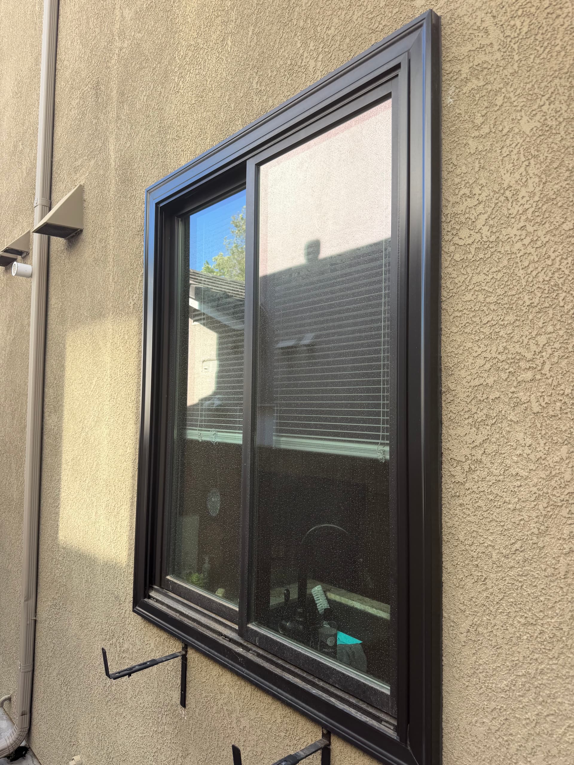 Gallery photos for Streak-Free Window Cleaning Done Right in Fontana: Image #2