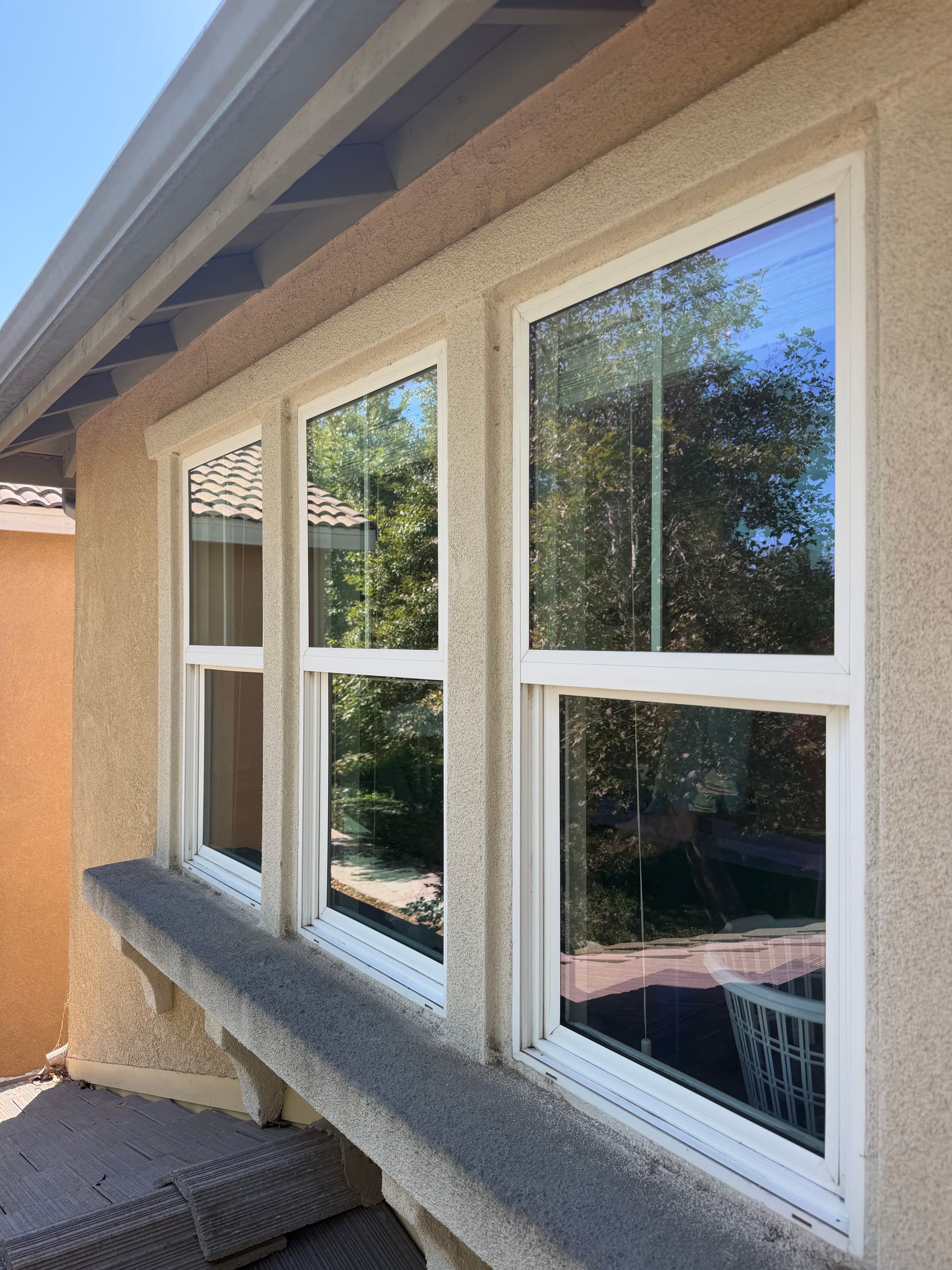 Gallery photos for Window Cleaning and Screen Cleaning at an Ontario Ranch Home: Image #8