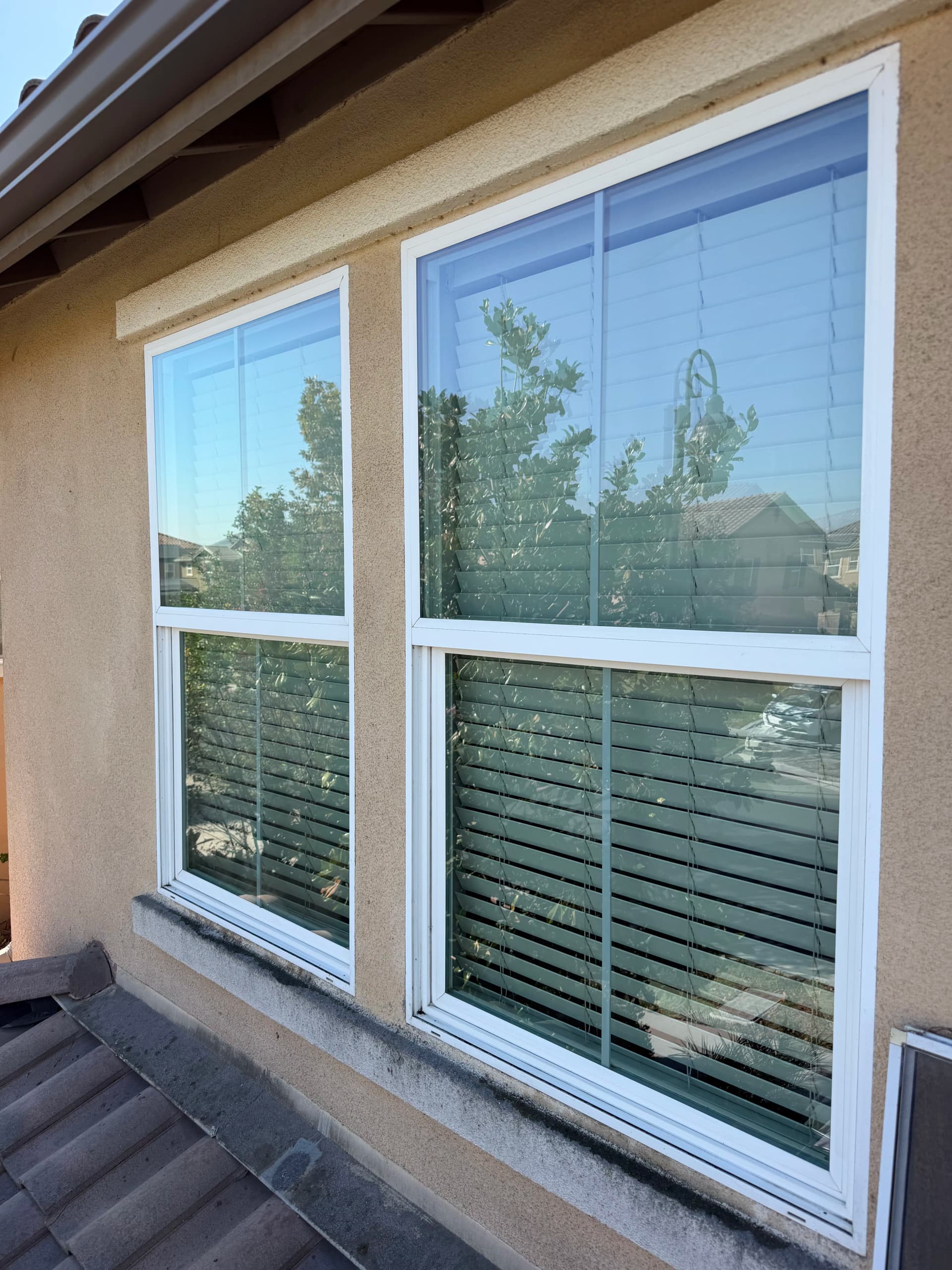 Gallery photos for Window and Screen Cleaning at a Corona Home: Image #8