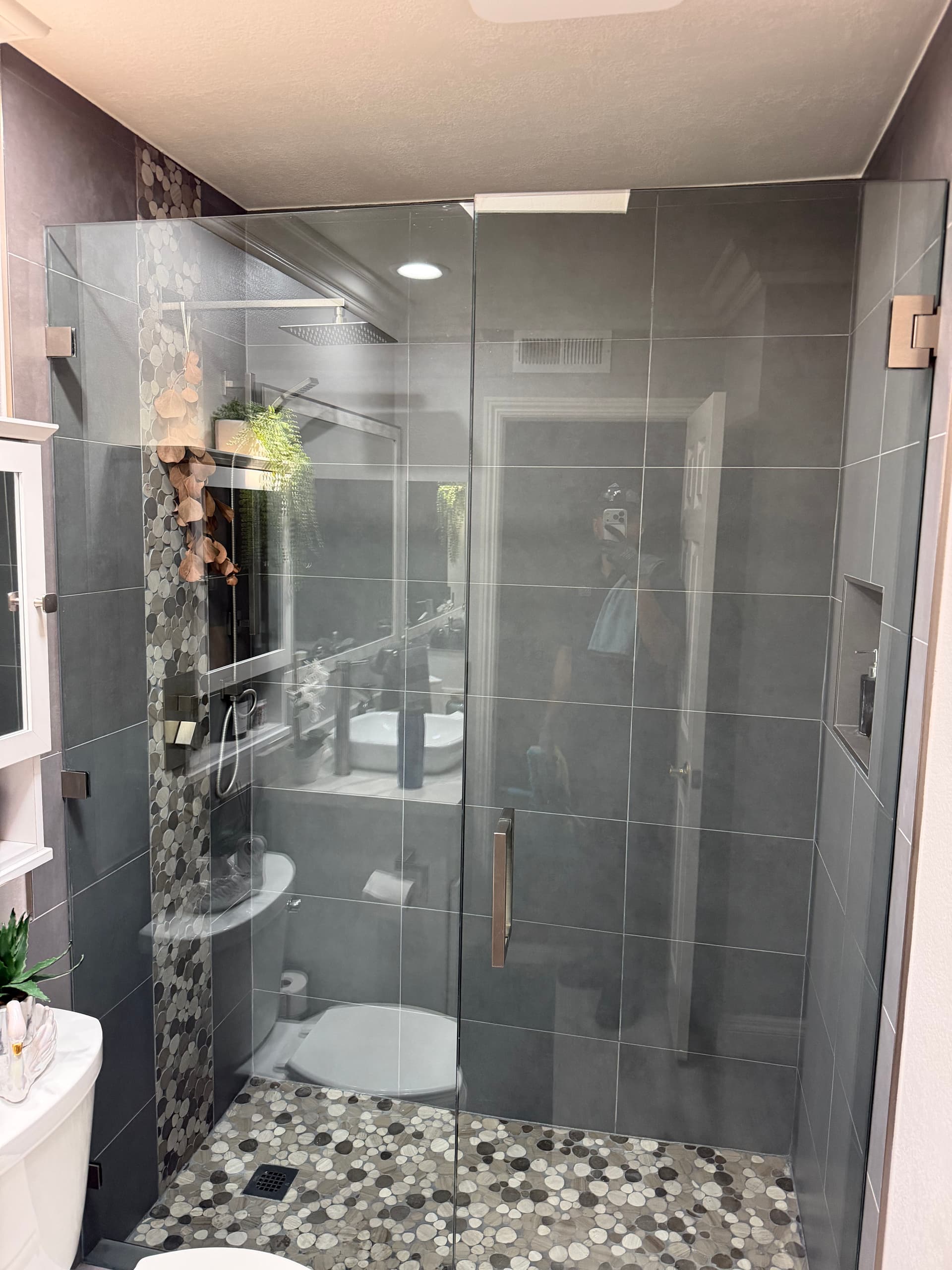 Gallery photos for Windows, Screens, and Shower Doors Cleaned to Perfection: Image #4