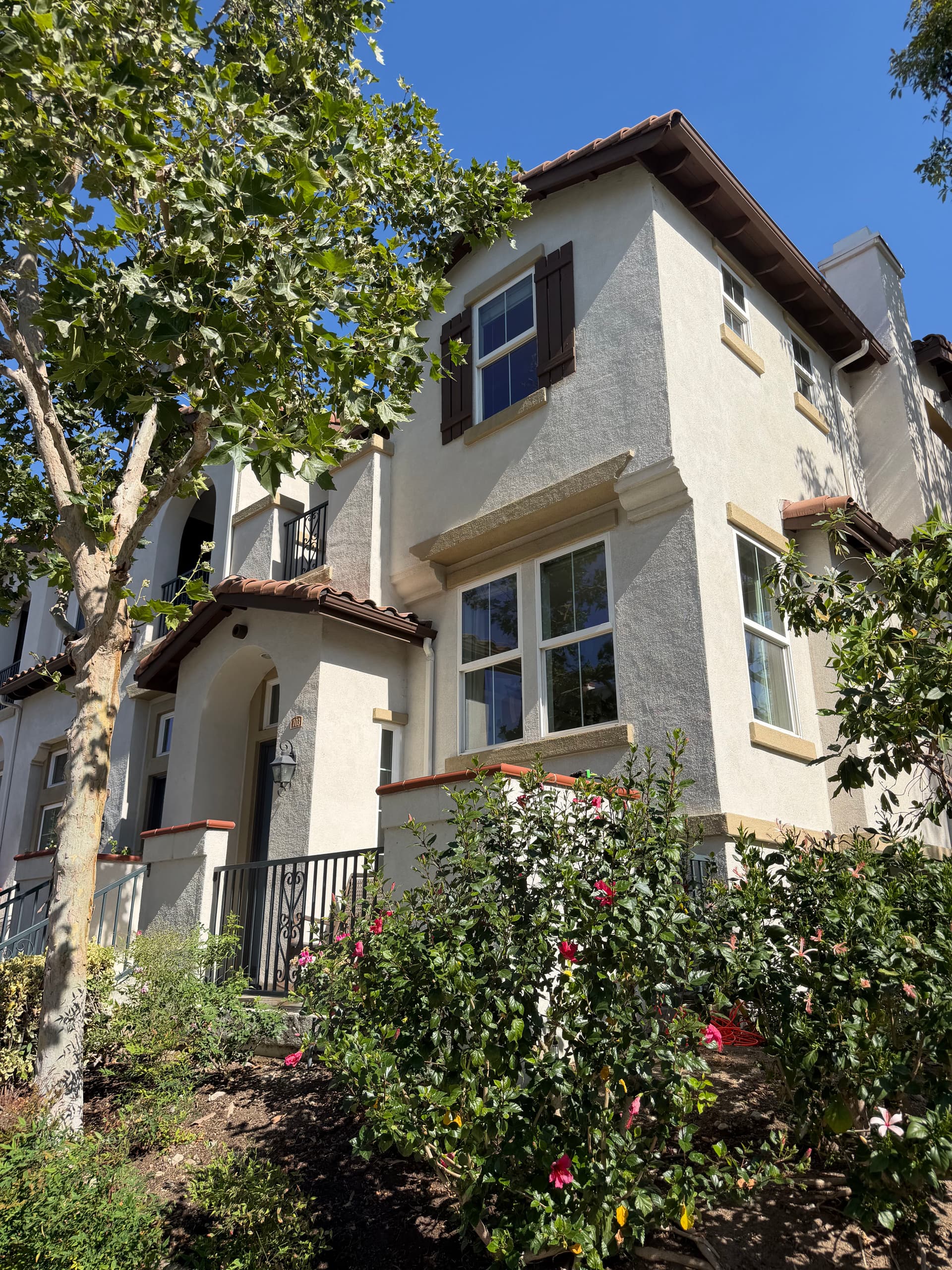 Gallery photos for Three-Story Townhome Window Cleaning in Claremont: Image #1