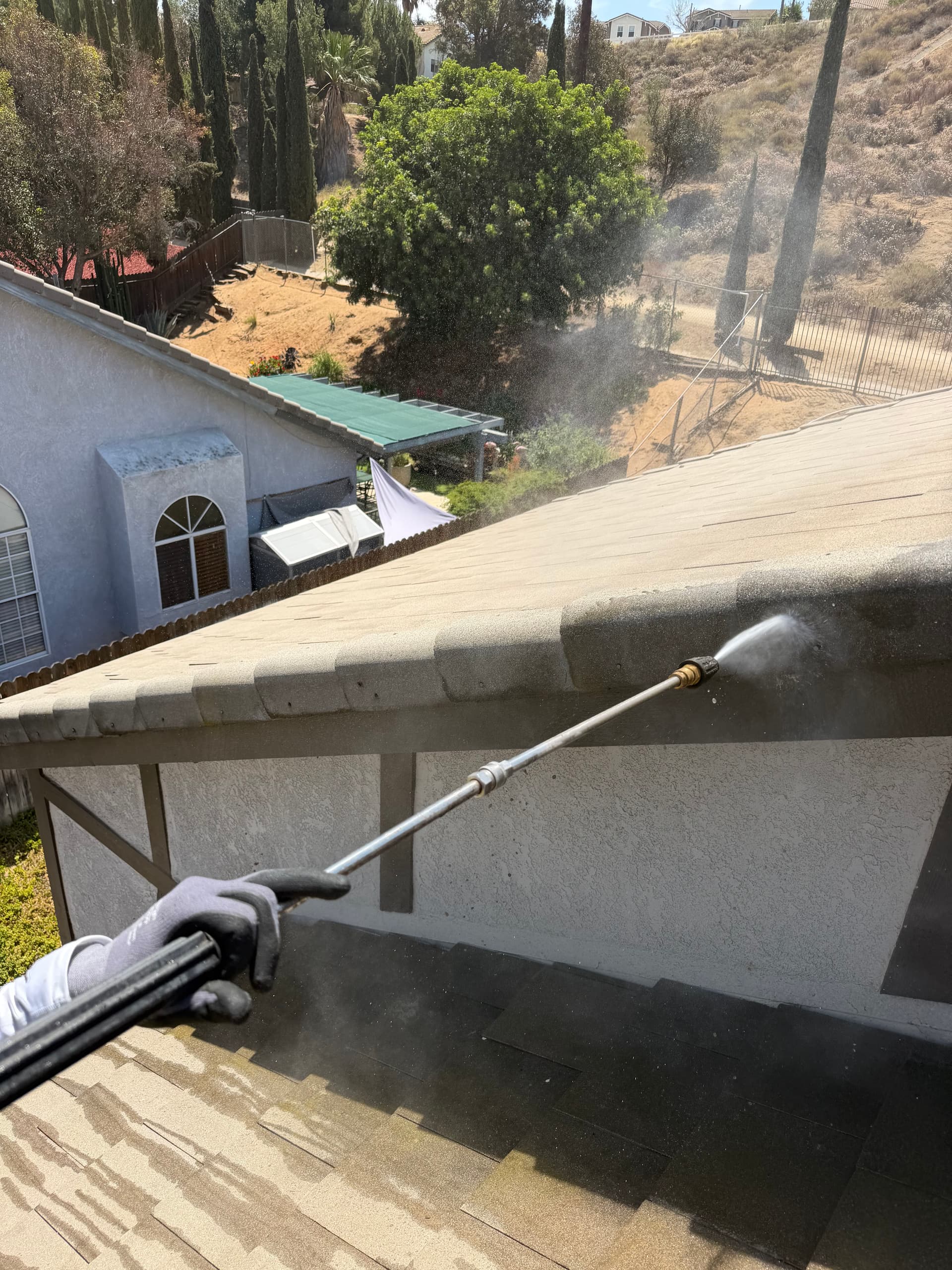 Roof Algae Removal and Full Window Cleaning on a Southern California Home image