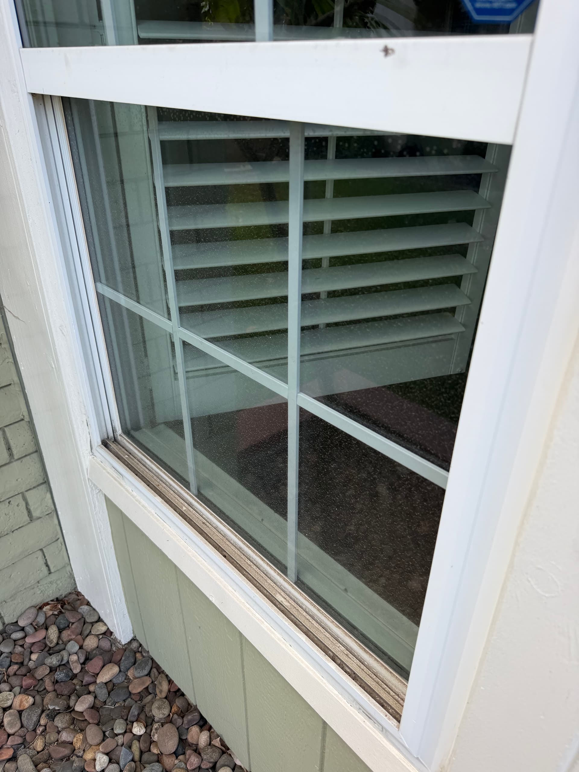 Gallery photos for Full Interior and Exterior Window Cleaning With Track Detail: Image #4