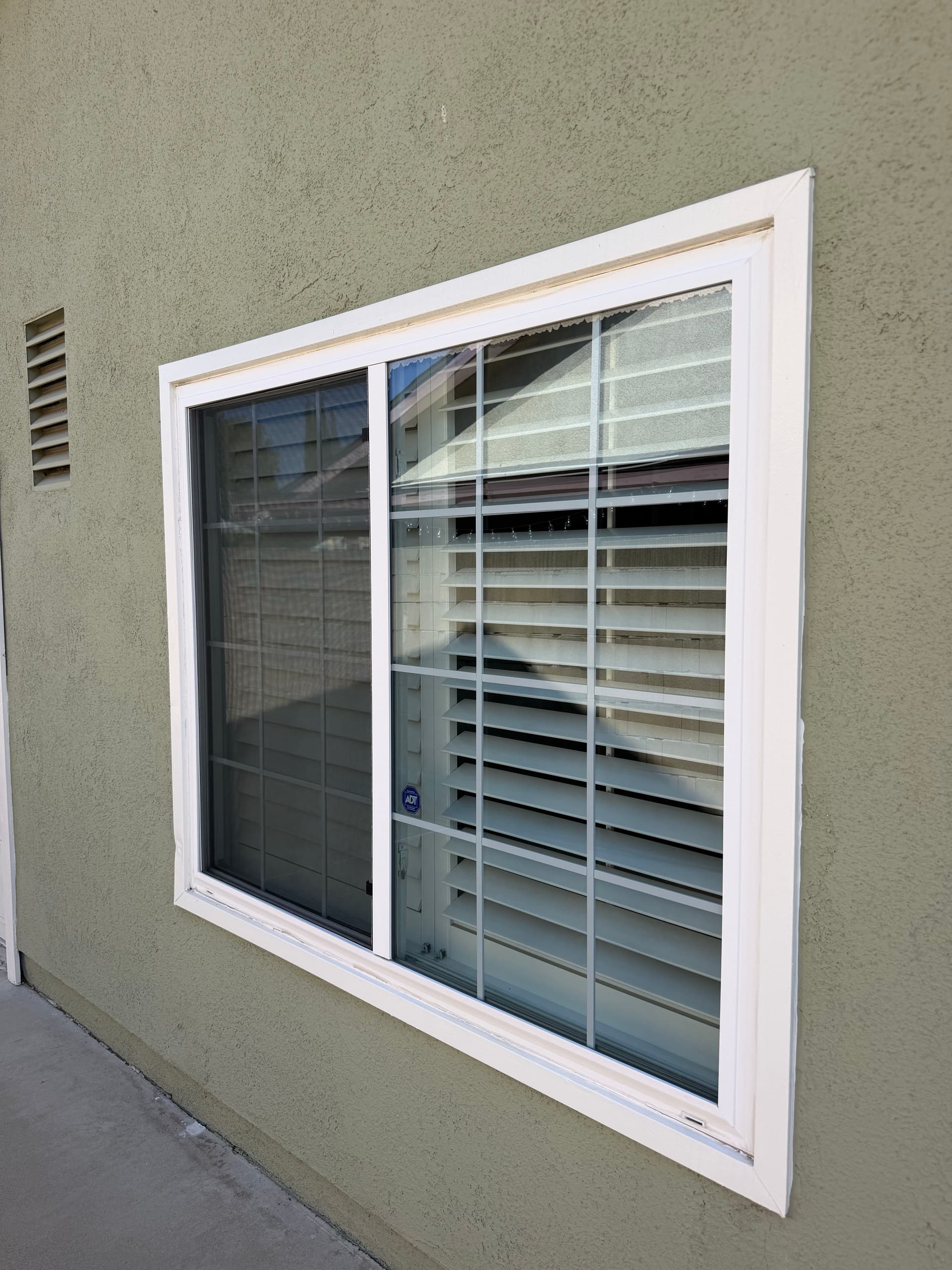 Gallery photos for Full Interior and Exterior Window Cleaning With Track Detail: Image #3